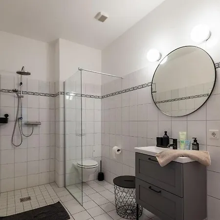 Exklusives Innenstadt - Parken - Smart-tv - Kaffeevollautomat 公寓 *