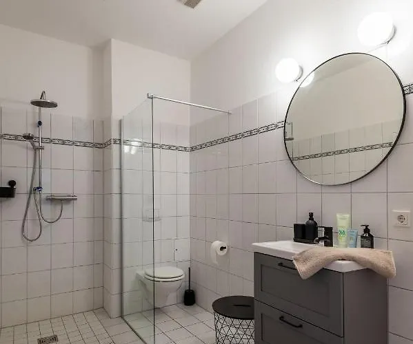 Exklusives Innenstadt - Parken - Smart-tv - Kaffeevollautomat דירה *