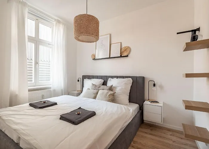 Exklusives Innenstadt - Parken - Smart-tv - Kaffeevollautomat דירה ורניגרוד